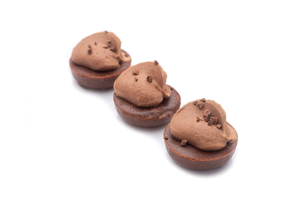 Praliné-Chocolat-Noir-Croustillant-et-Ganache-Chocolat