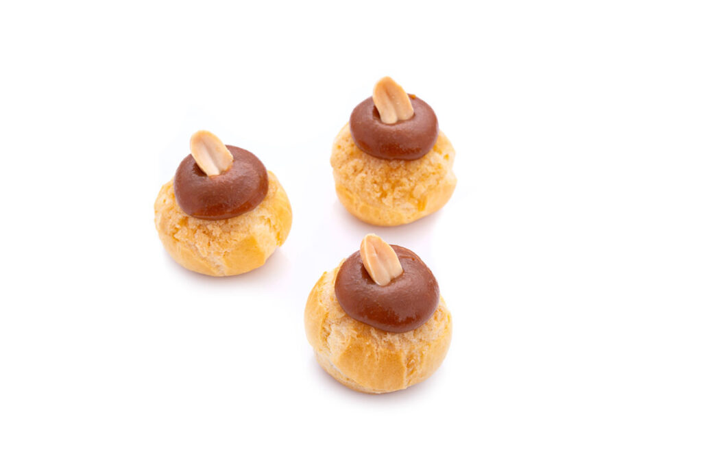 Chou cacahu閣e caramel
