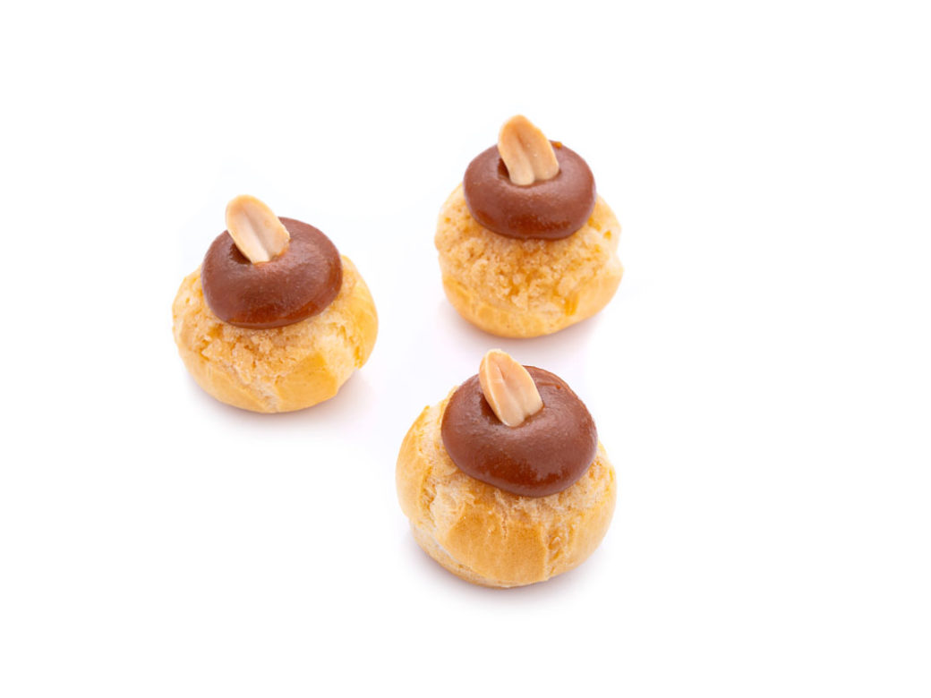 Chou cacahu閣e caramel