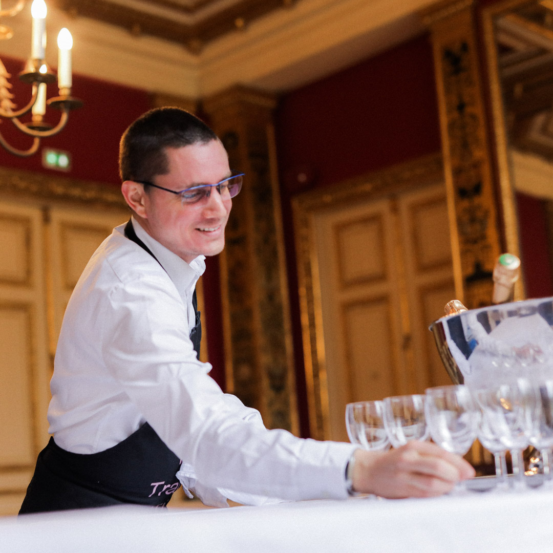 FACE REPAS ASSIS 2 Plateaux healthy de crudités et fruits coupés pour un cocktail par Le Traiteur Parisien