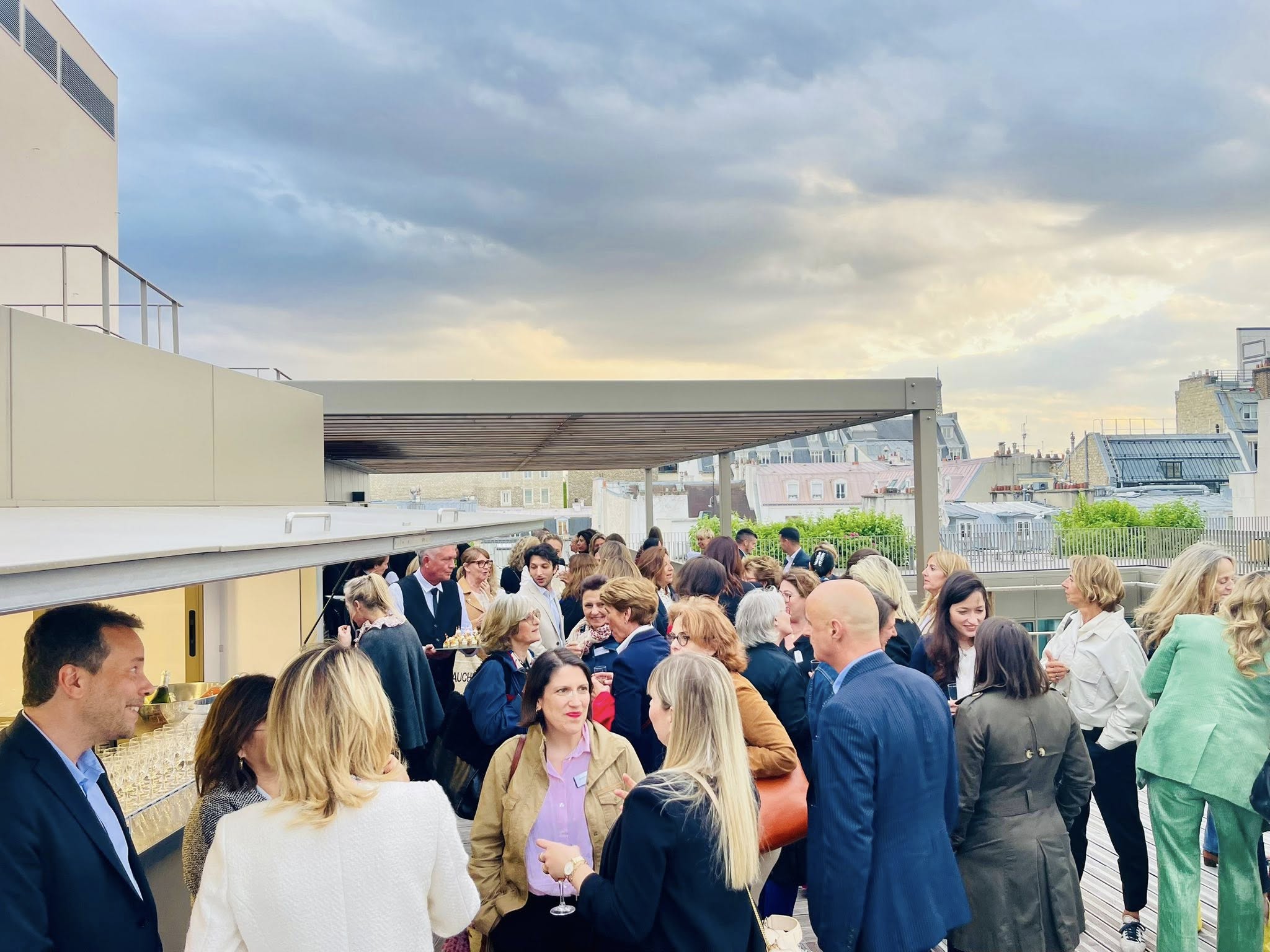 COCKTAIL WOMEN IN MEDTECH Traiteur cocktail professionnel rooftop Paris avec vue sur les toits