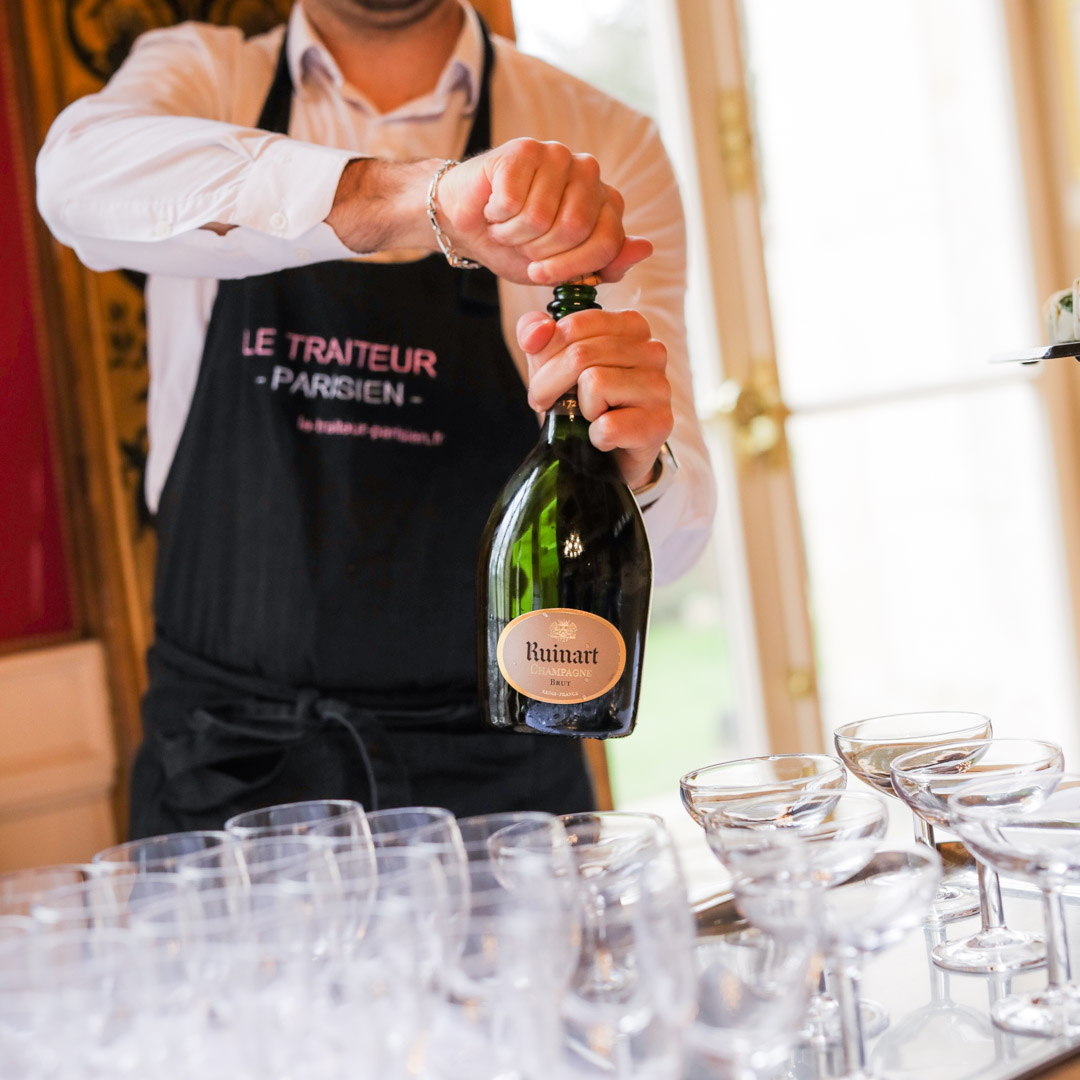 Création d'une pièce montée par Le Traiteur Parisien