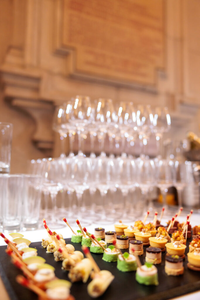 Cuisine et présentation d'un traiteur événementiel