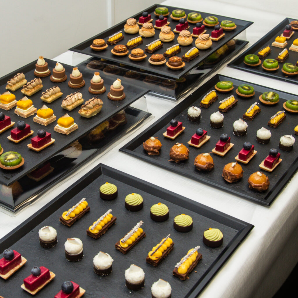 TRAITEUR PARISIEN- livraison cocktail et mise en place traiteur à Paris