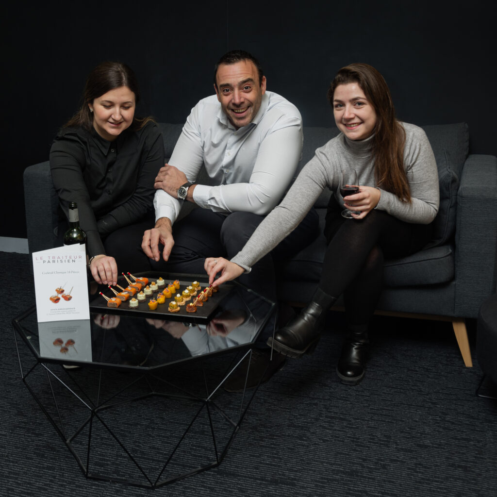 TRAITEUR PARISIEN-7900 Service traiteur cocktail pour événement intimiste