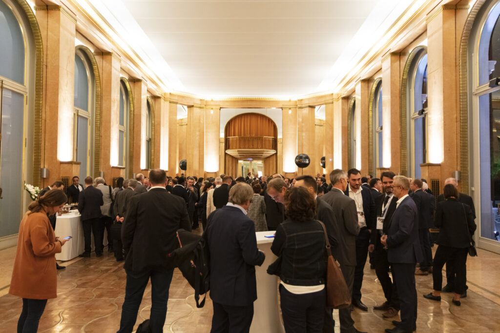 Cocktail 400 personnes traiteur corporate Île-de-France