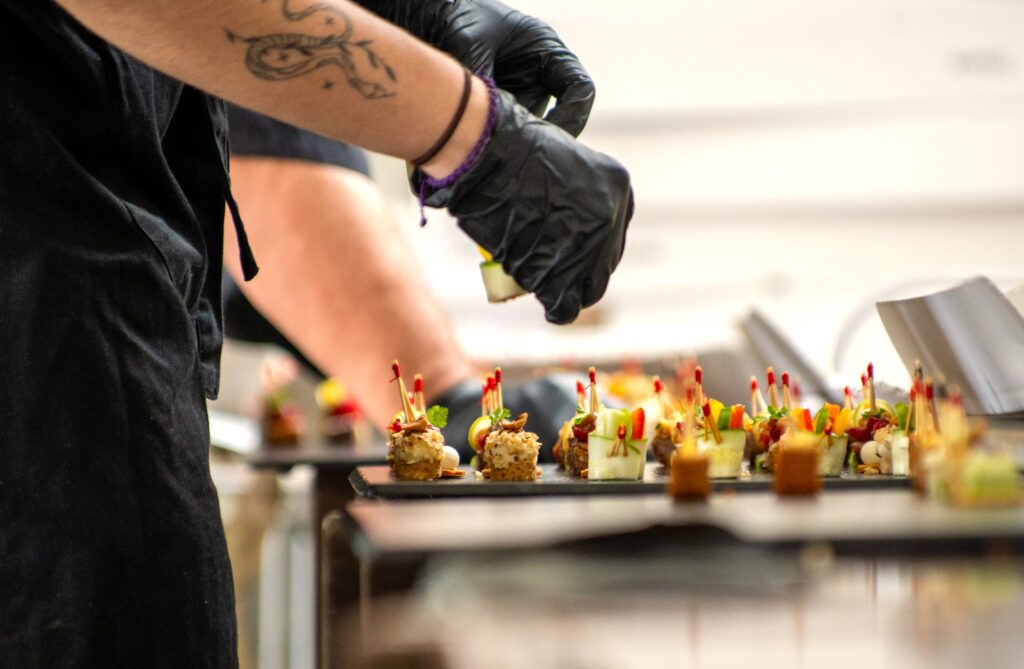Équipe traiteur cocktail professionnel Paris