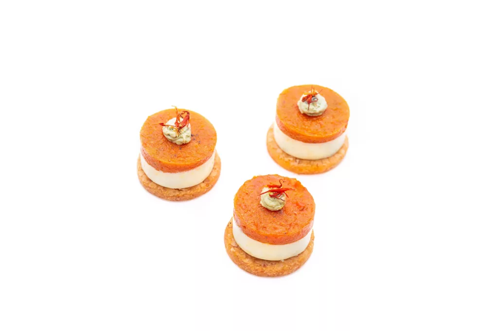 Panna Cotta Crémeuse, Tomates Confites & Basilic