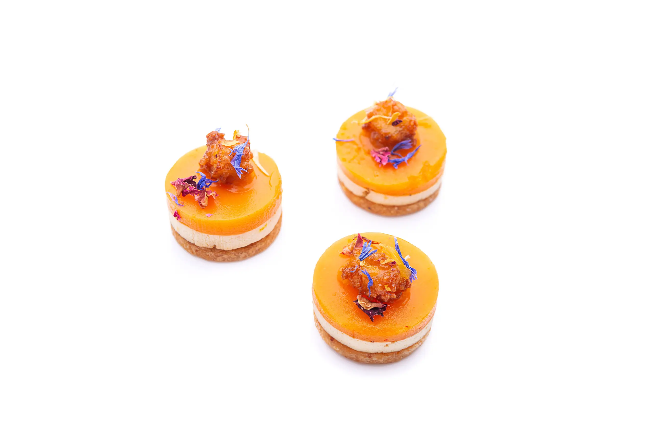 Tofu Caramélisé, Patate Douce et Fleurs Séchées