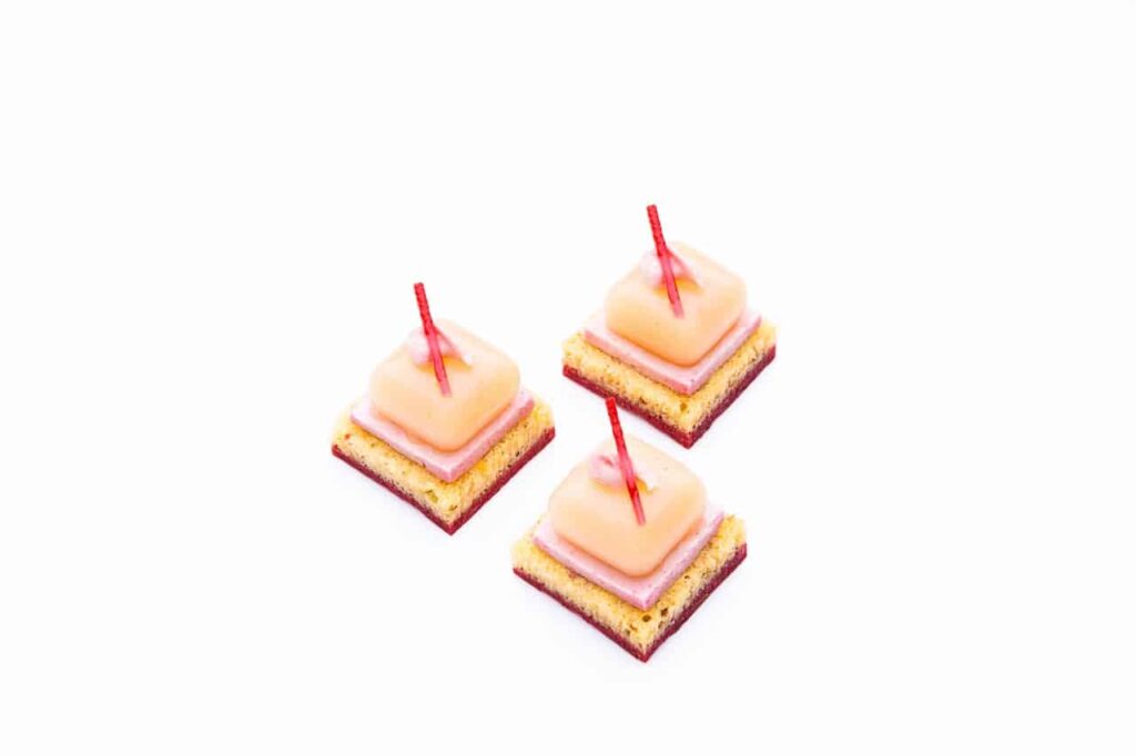 Financier Rose, Framboise Croquante & Litchi